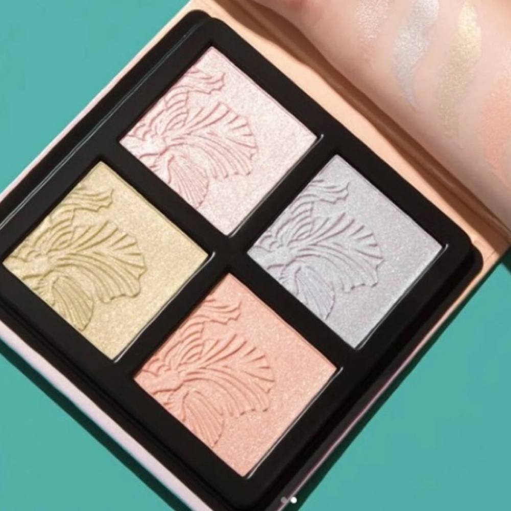 🆕 Wet N Wild Limited Edition Highlighter Palette